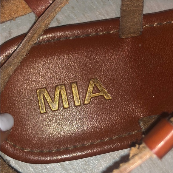 New Brown MIA sandals - Picture 2 of 3
